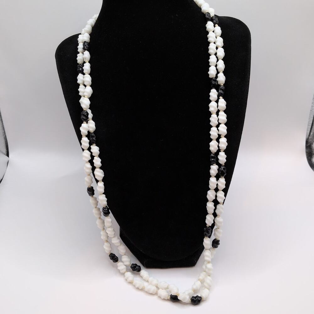 Vintage Black and White Milk Glass Knotted Bead Flapper Length Necklace 53in